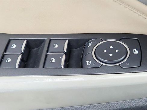 Used 2021 Ford Explorer XLT w/ Equipment Group 202A AWD/4WD image 16