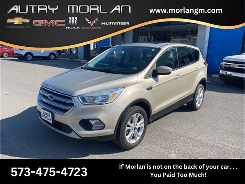 Used 2017 Ford Escape SE w/ SE Cold Weather Package image 1
