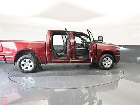 Used 2025 RAM 1500 Big Horn image 32