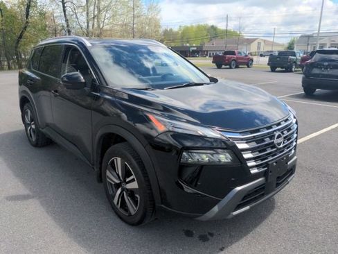 Used 2025 Nissan Rogue SL w/ Tech Package AWD/4WD image 3