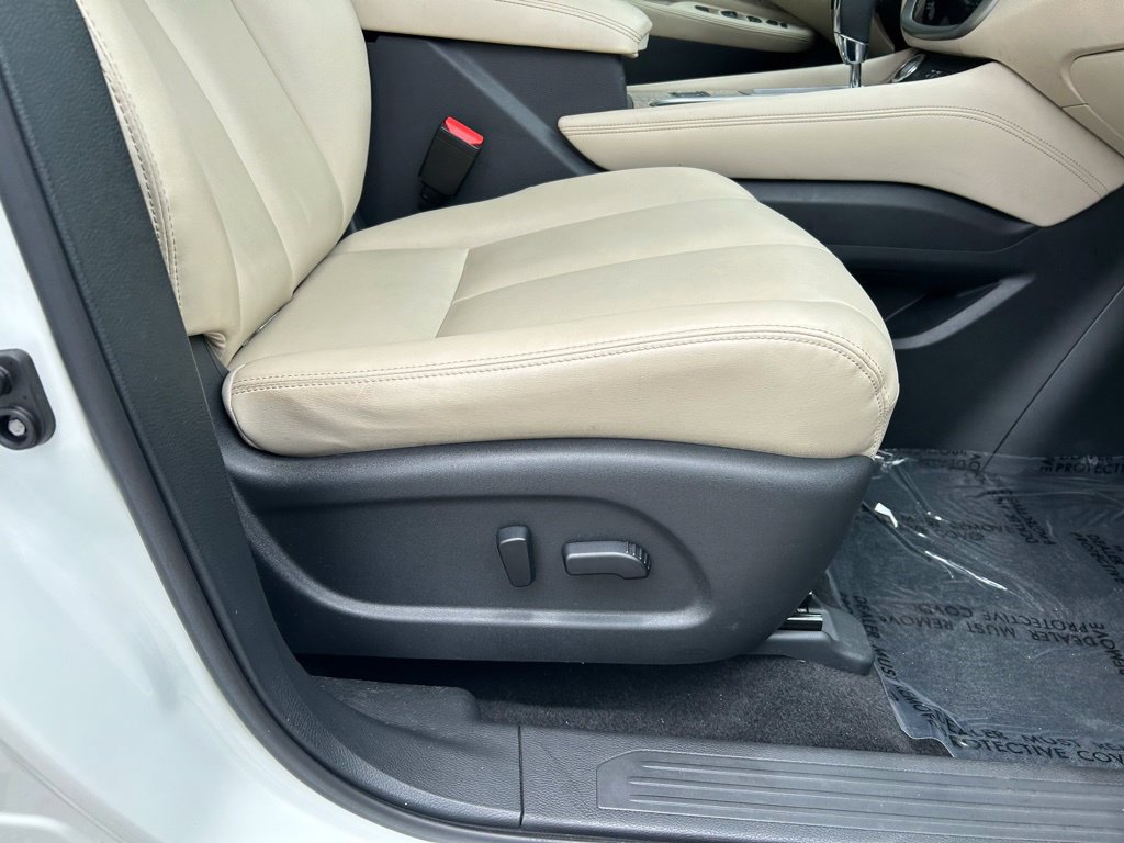 Used 2022 Nissan Murano SV FWD image 40