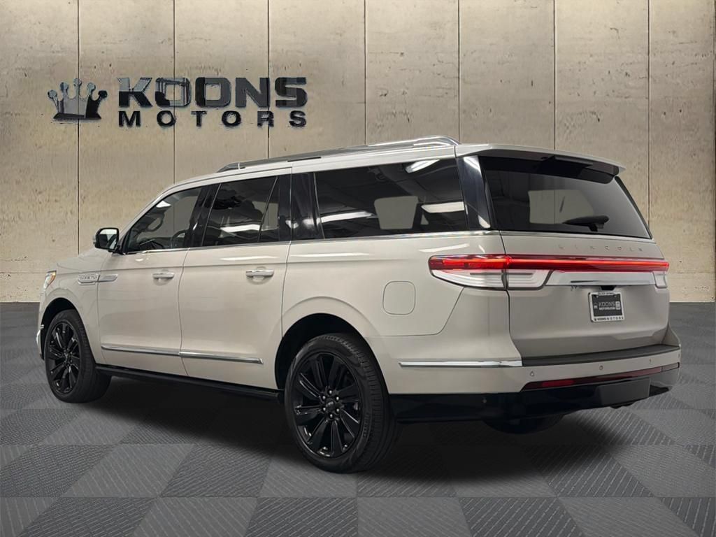 Used 2022 Lincoln Navigator L Reserve AWD/4WD image 6
