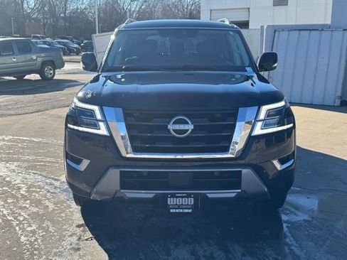 Used 2022 Nissan Armada SV image 2