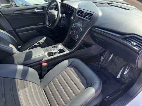 Used 2018 Ford Fusion SE w/ Equipment Group 601A image 7