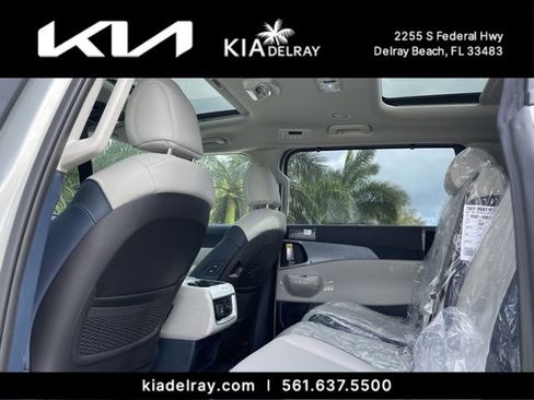 New 2026 Kia Carnival SX FWD image 17