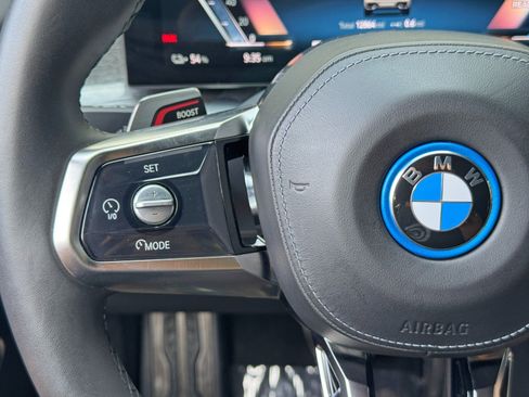 Used 2023 BMW i7 xDrive60 w/ Executive Package 2 AWD/4WD image 22