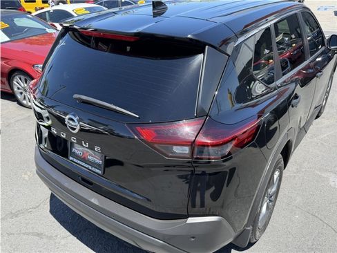 Used 2021 Nissan Rogue S FWD image 11