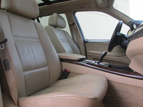 Used 2010 BMW X5 xDrive30i image 21