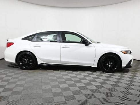 Used 2023 Honda Civic Sport image 8