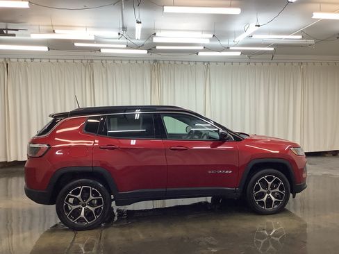 New 2026 Jeep Compass Limited w/ Sun, Sound & Navigation Group AWD/4WD image 4