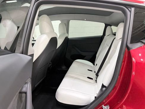 Used 2024 Tesla Model Y Long Range AWD/4WD image 28