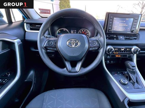 Used 2020 Toyota RAV4 XLE w/ Convenience Package image 6