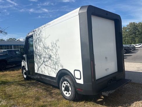 Used 2024 Chevrolet Brightdrop 400 w/ Commercial Equipment Package image 6