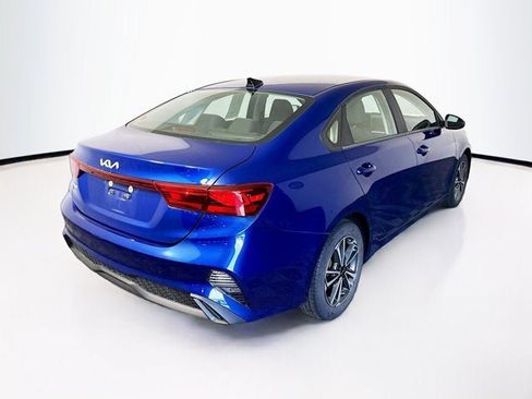 Certified 2023 Kia Forte LXS FWD image 5