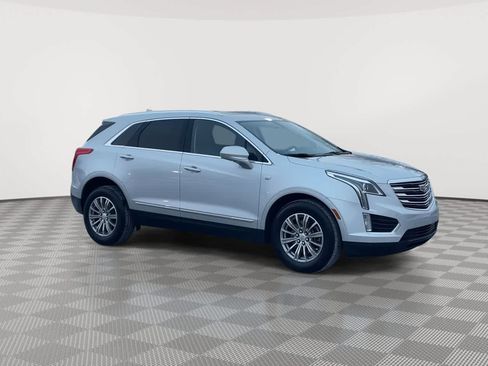 Used 2018 Cadillac XT5 Luxury w/ LPO, Wheel Lock Package image 2