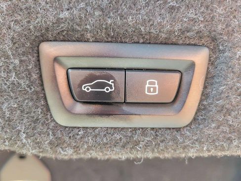 Used 2025 BMW 540i xDrive image 21