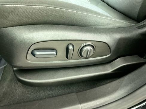 Used 2023 Chevrolet Blazer LT image 19