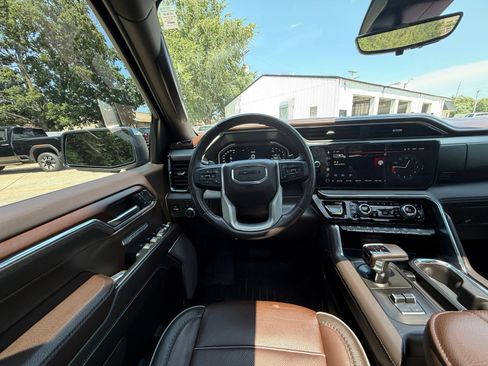 Used 2024 GMC Sierra 1500 Denali AWD/4WD image 2