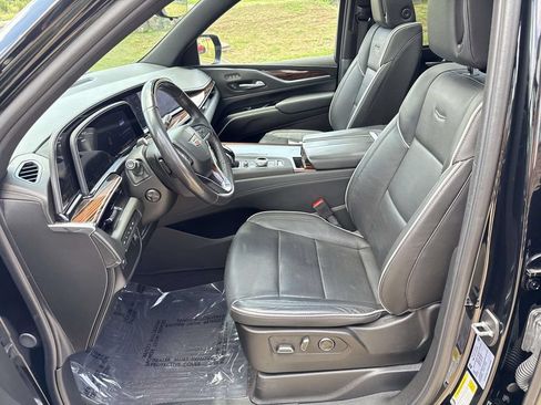 Used 2024 Cadillac Escalade ESV Premium Luxury AWD/4WD image 6