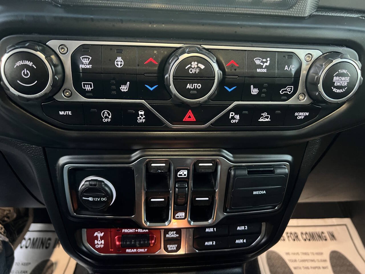 Used 2021 Jeep Gladiator Rubicon AWD/4WD image 36