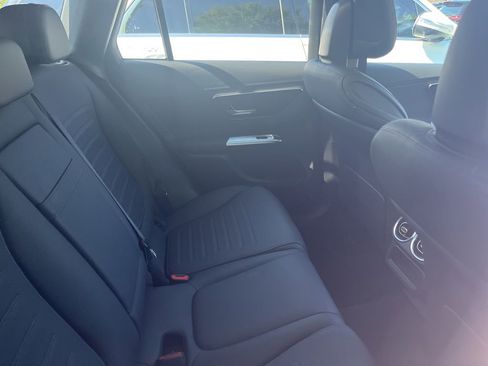 Used 2026 Mercedes-Benz GLC 300 image 8