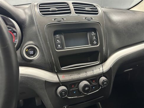 Used 2017 Dodge Journey SXT w/ Blacktop Package image 25