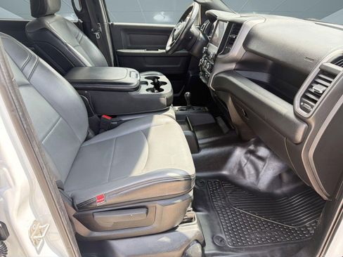 Used 2024 RAM 2500 Tradesman w/ Chrome Appearance Group image 29