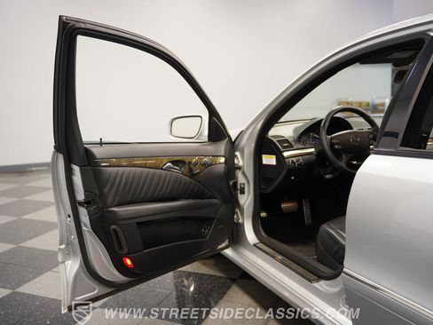 Used 2007 Mercedes-Benz E 63 AMG Sedan image 36