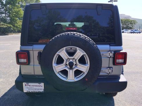 Used 2020 Jeep Wrangler Unlimited Sport S AWD/4WD image 5
