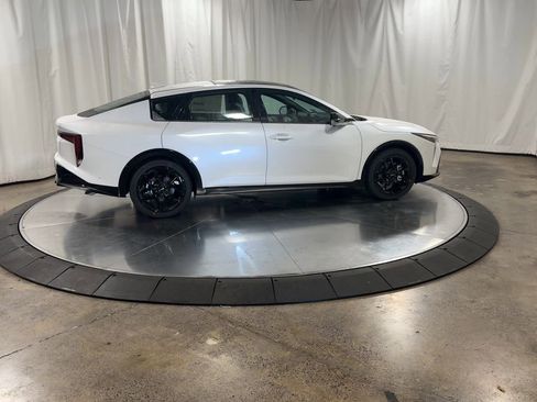 New 2025 Kia K4 GT-Line Turbo image 2