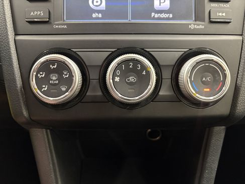 Used 2015 Subaru Crosstrek 2.0i AWD/4WD image 16