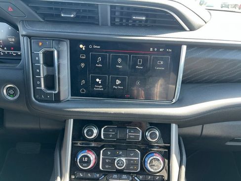 Used 2023 GMC Yukon Denali RWD image 32