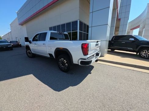 Used 2025 GMC Sierra 2500 Denali Ultimate w/ Max Trailering Package AWD/4WD image 10