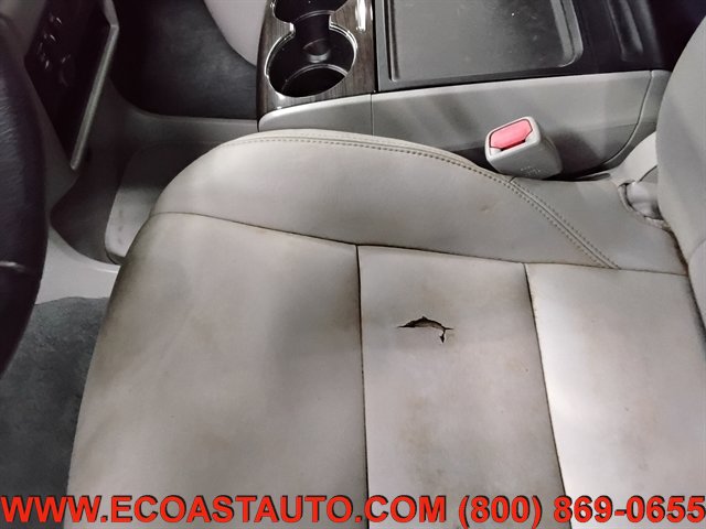 Used 2015 Toyota Sienna XLE w/ XLE Navigation Package FWD image 18