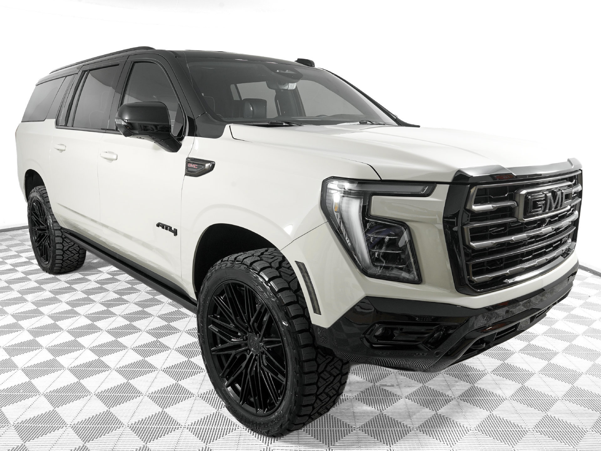 Used 2027 GMC Yukon XL AT4 Ultimate AWD/4WD image 4
