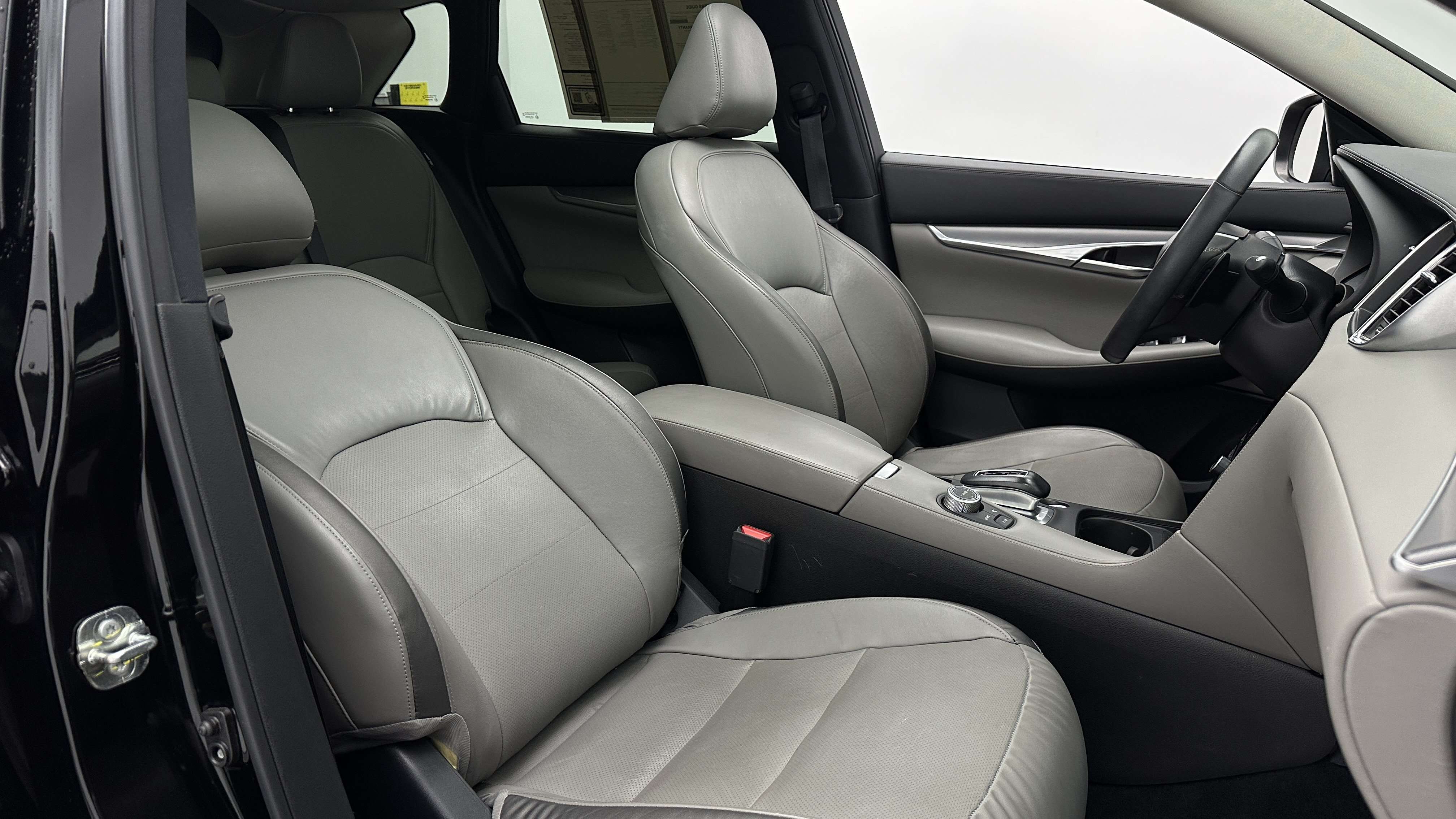 Used 2023 INFINITI QX50 Luxe FWD image 42