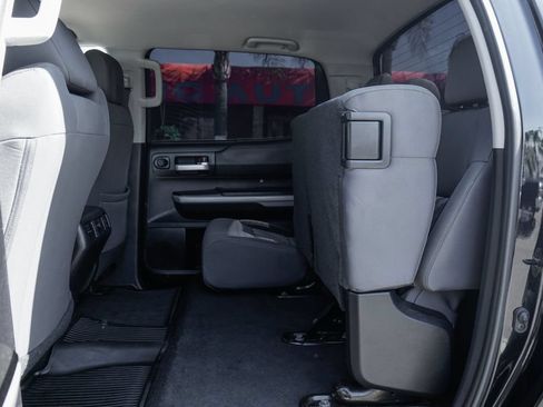 Used 2020 Toyota Tundra SR5 w/ SR5 Upgrade Package AWD/4WD image 34