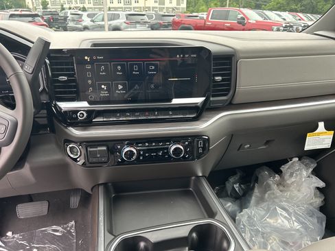New 2026 GMC Sierra 2500 SLT w/ SLT Premium Package AWD/4WD image 33