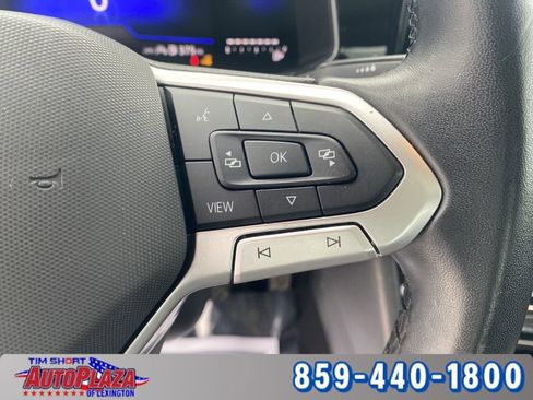 Used 2025 Volkswagen Jetta SE image 17