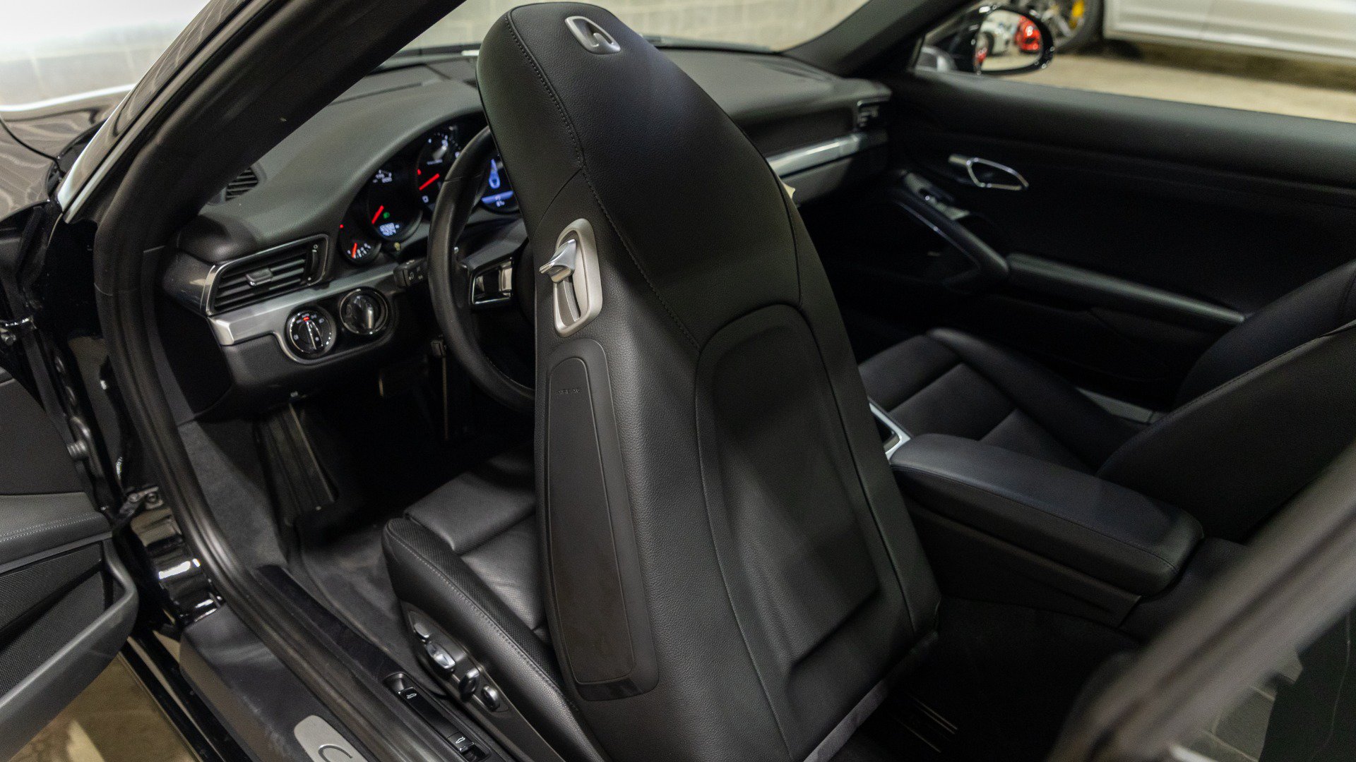 Used 2018 Porsche 911 Carrera RWD image 64