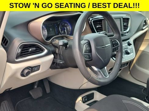 Used 2023 Chrysler Voyager LX FWD image 17