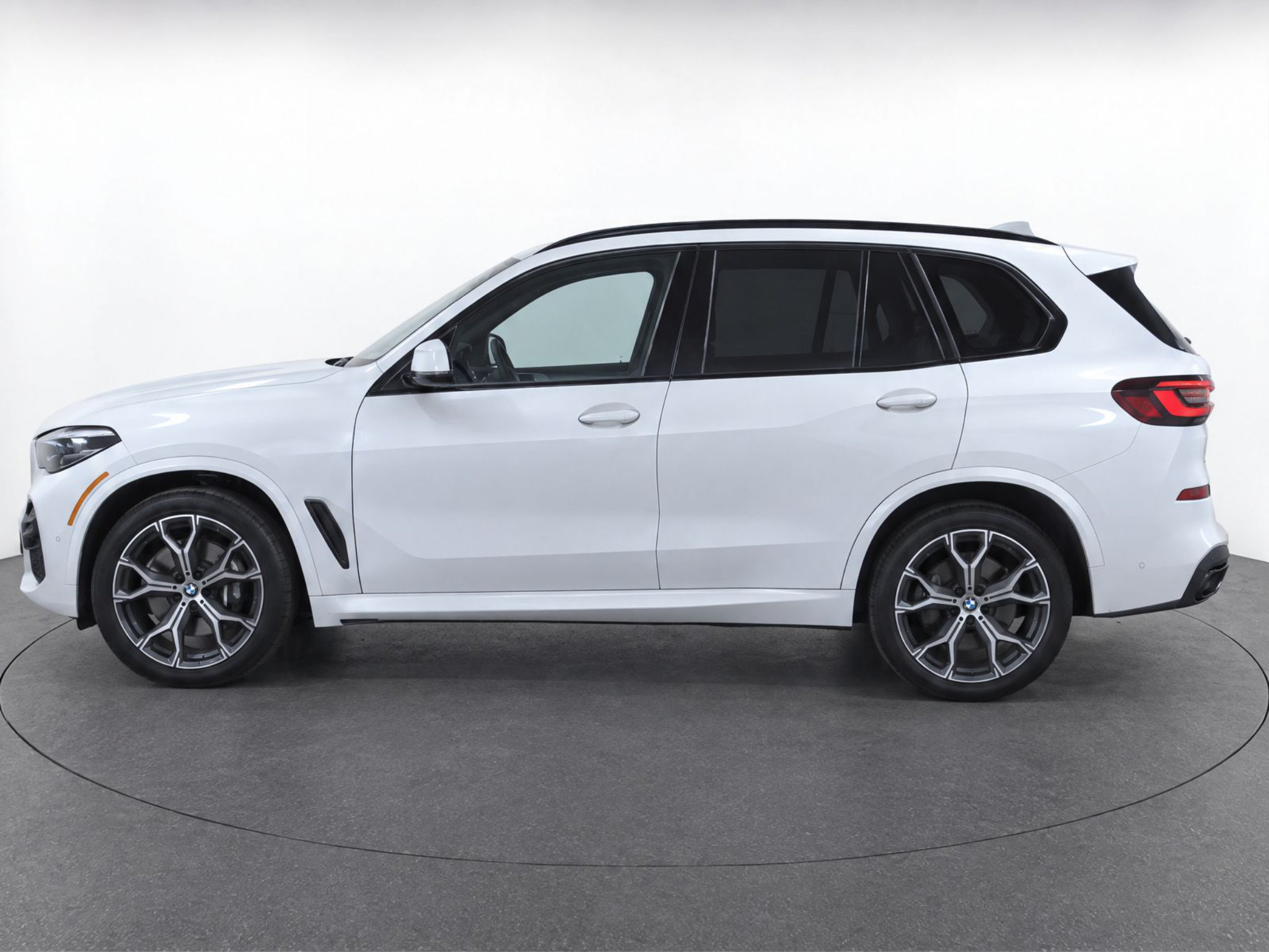 Used 2020 BMW X5 xDrive40i w/ M Sport Package AWD/4WD image 6