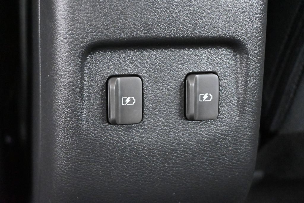 Used 2024 Nissan Kicks SR FWD image 15
