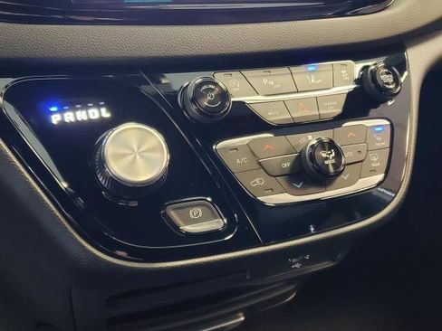 Used 2026 Chrysler Voyager LX image 14