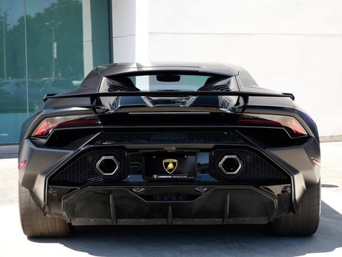 Used 2023 Lamborghini Huracan Tecnica RWD image 4