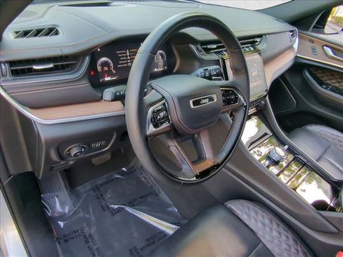 Used 2022 Jeep Grand Cherokee Summit w/ Adv Protech Group IV AWD/4WD image 10