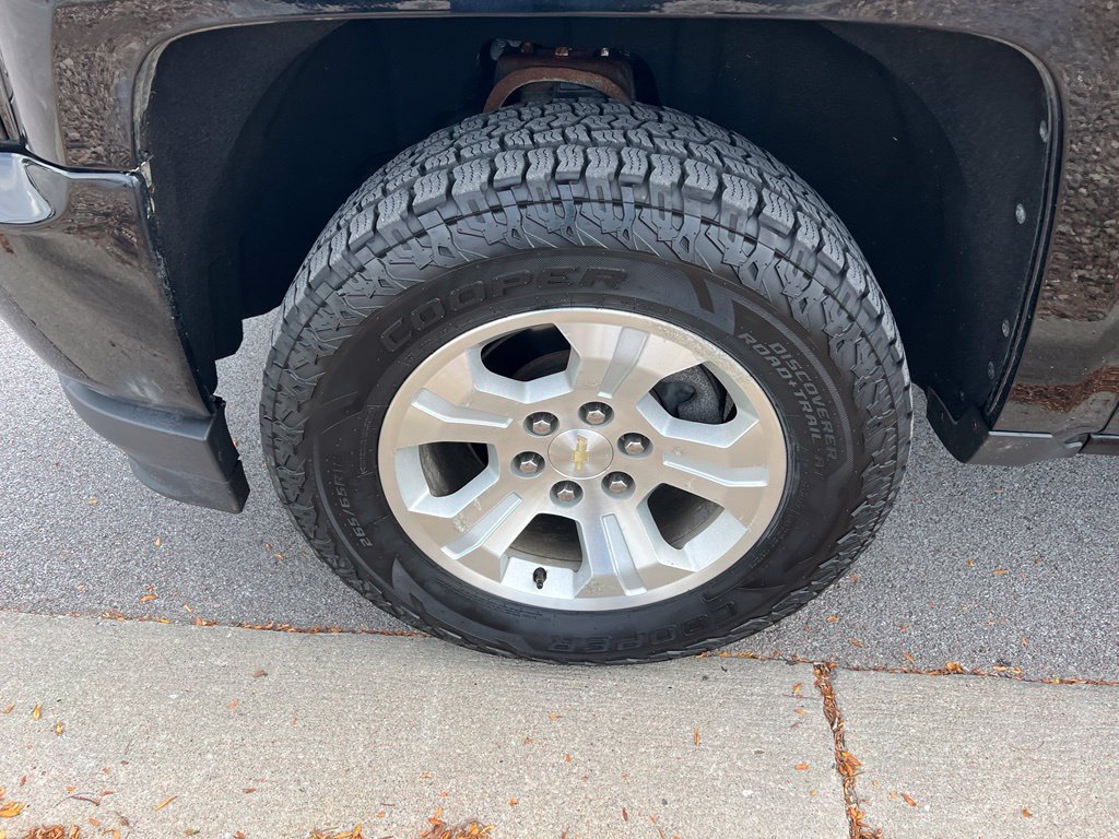 Used 2018 Chevrolet Silverado 1500 LT AWD/4WD image 12