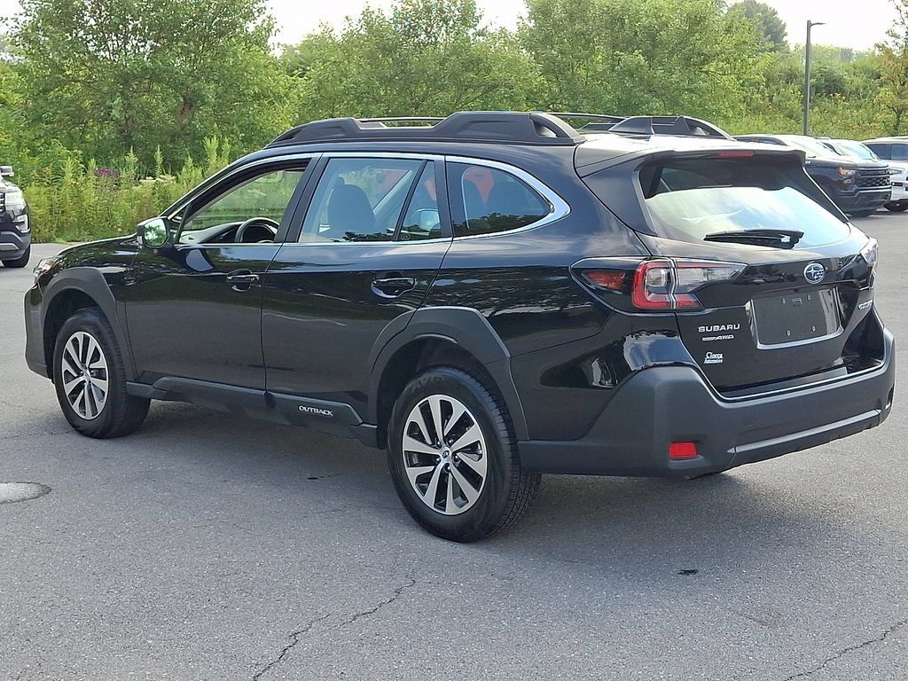 Used 2025 Subaru Outback AWD/4WD image 6