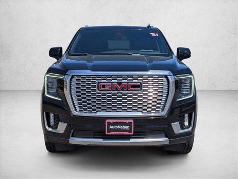 Used 2021 GMC Yukon Denali w/ Denali Premium Package AWD/4WD image 2