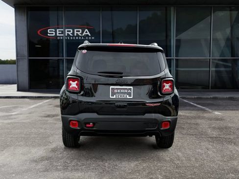 Used 2023 Jeep Renegade Trailhawk AWD/4WD image 4